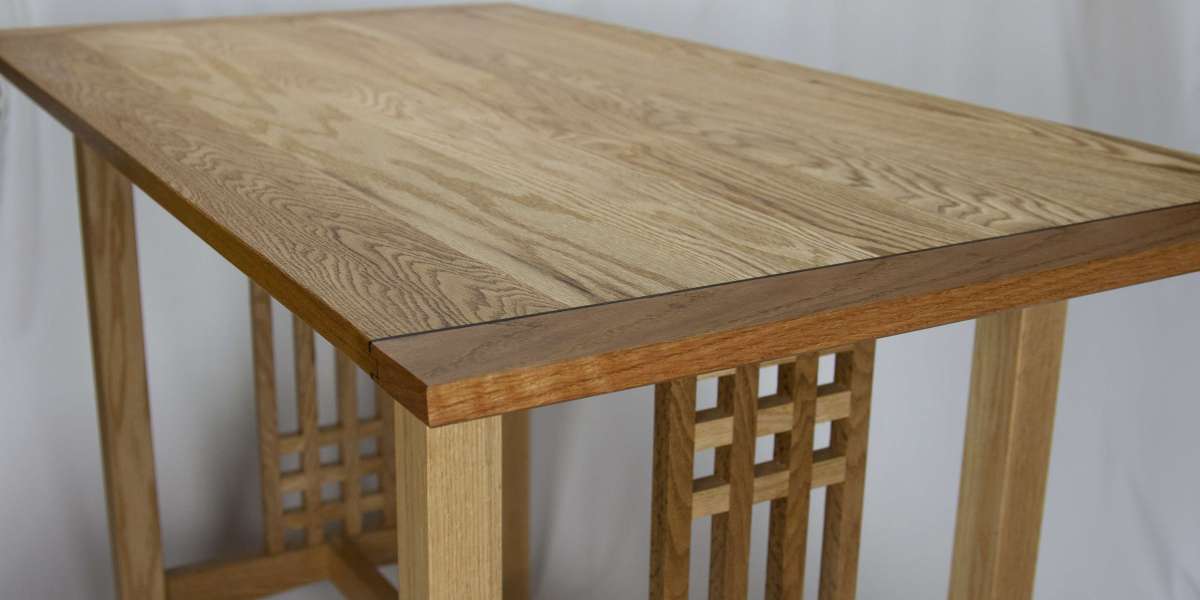 Стол в гостинную