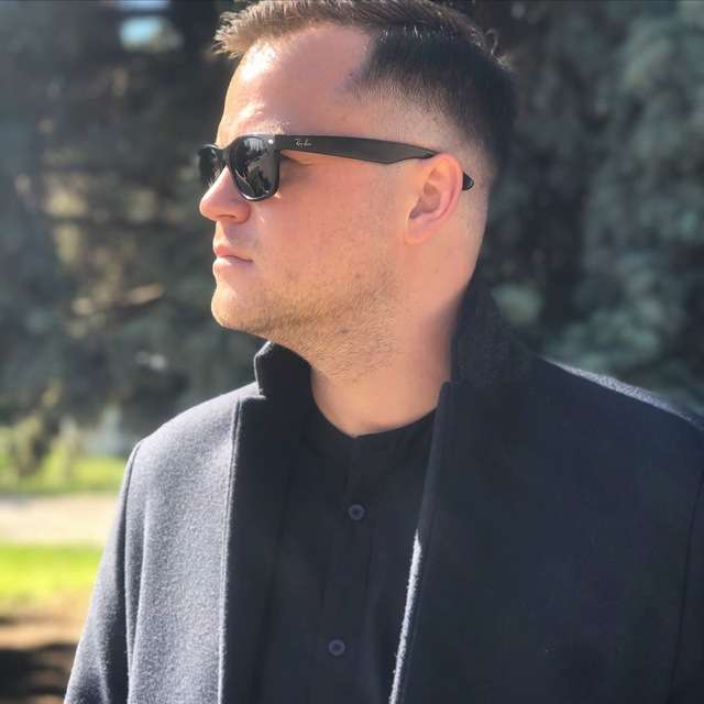 Иван Плотников